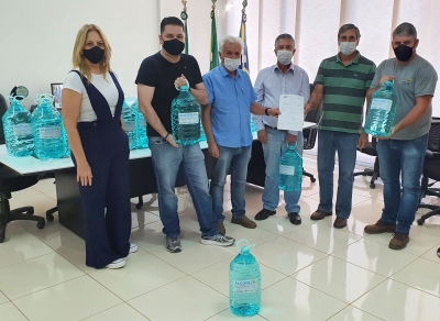 Rotary Club de Rondon em parceria com a UFPR doam 230 litros de Álcool 70% líquido para o Município de Rondon