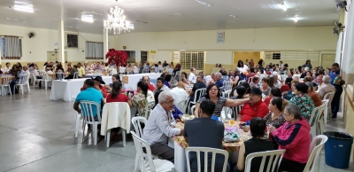 Clube Do Idoso Reviver Em Cristo Promove Jantar Em Homenagem Ao Dia Mães