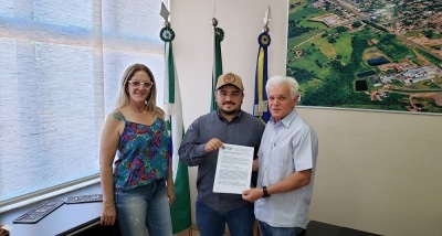 Rondon Entrega Termo De Concessão De Direito Real De Uso De Bem Público Regulamentado Para A Empresa João Rafael André