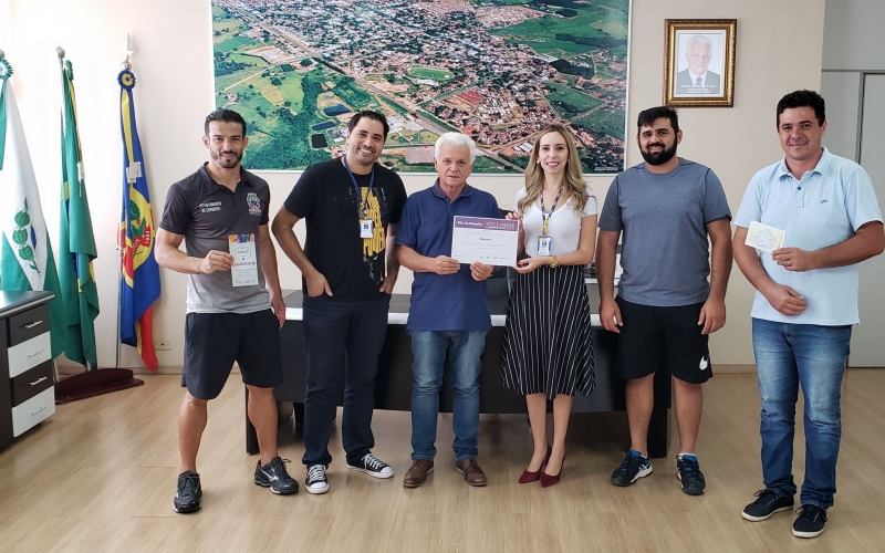 Prefeito Ailton Valloto Recebe Certificado Pela Participação Do Dia Do Desafio