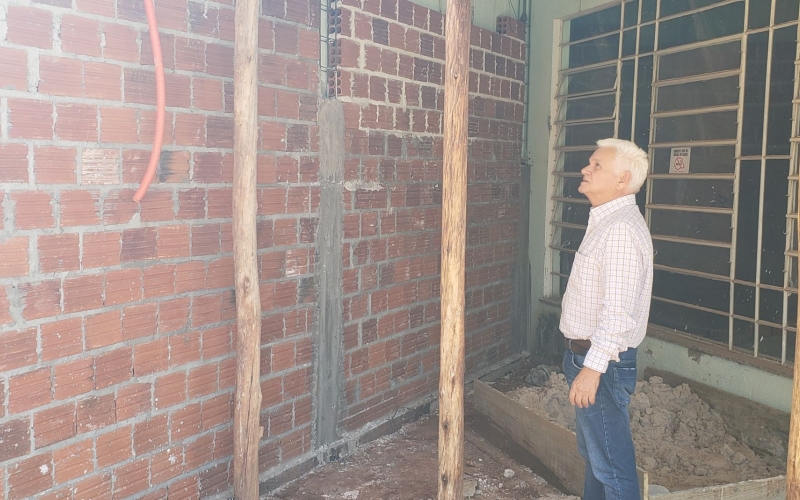 Prefeito Acompanha Obras de Reforma e Ampliação do Centro Municipal de Saúde NIS I