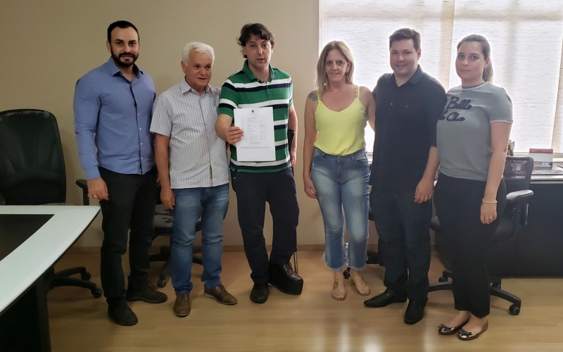 Deputado Estadual Anibelli Neto Vice-Presidente Do MDB Do Paraná Entrega Nova Comissão Provisória Do Partido Em Rondon