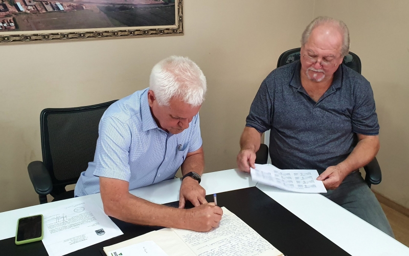 Prefeito Ailton Valloto reassume o Poder Executivo