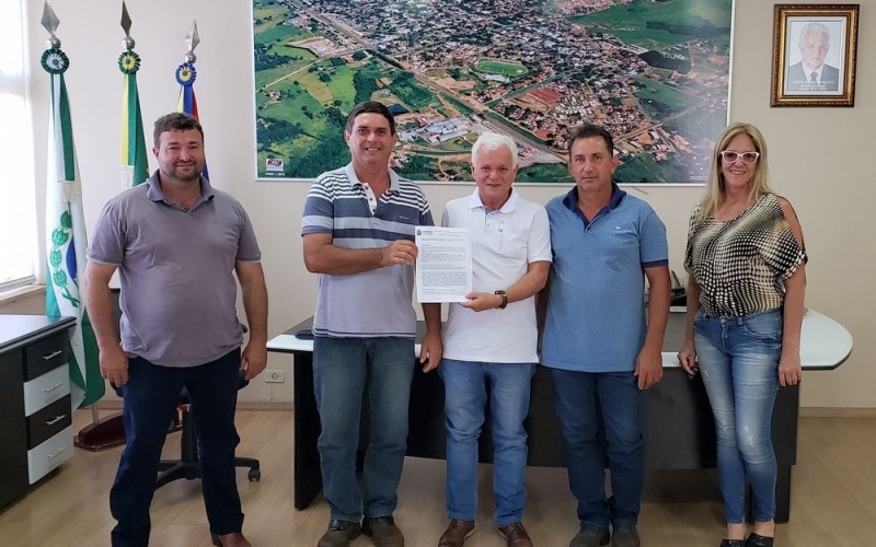 Entrega Do Termo de Concessão de Direito Real de Uso de Bem Público Regulamentado para a Empresa LN Transportes